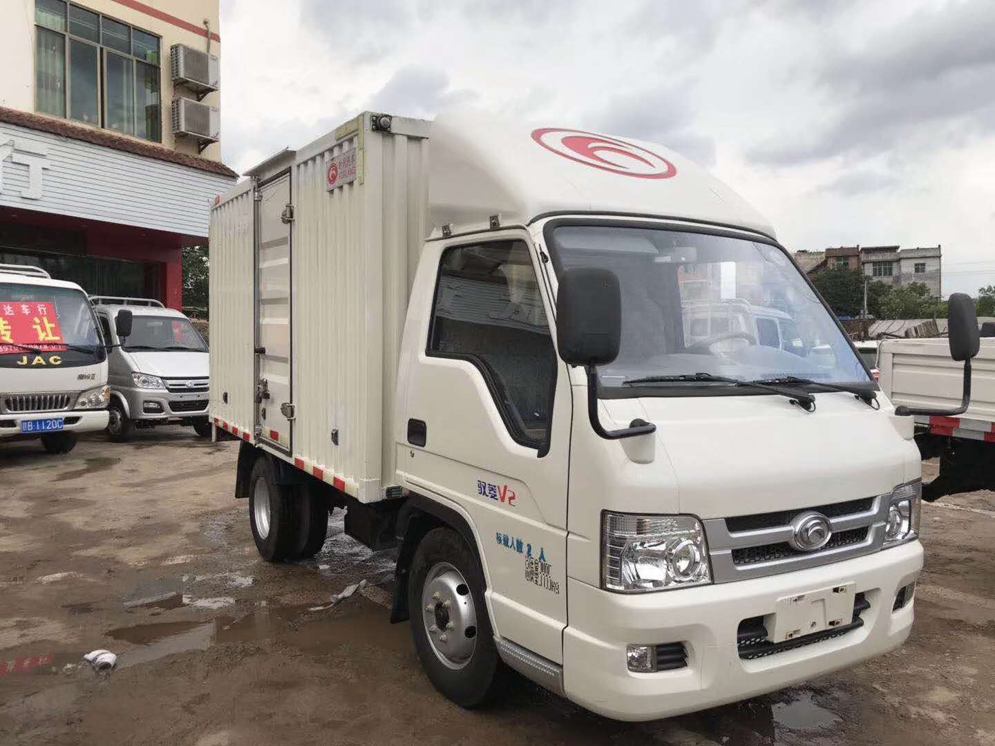 上海厢式货车回收提供高品质服务